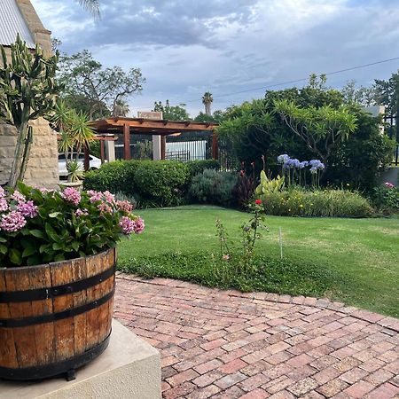 La Pension Guest House Oudtshoorn Esterno foto