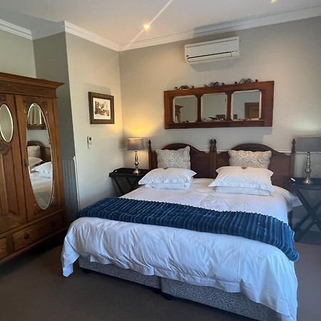 La Pension Guest House Oudtshoorn Esterno foto
