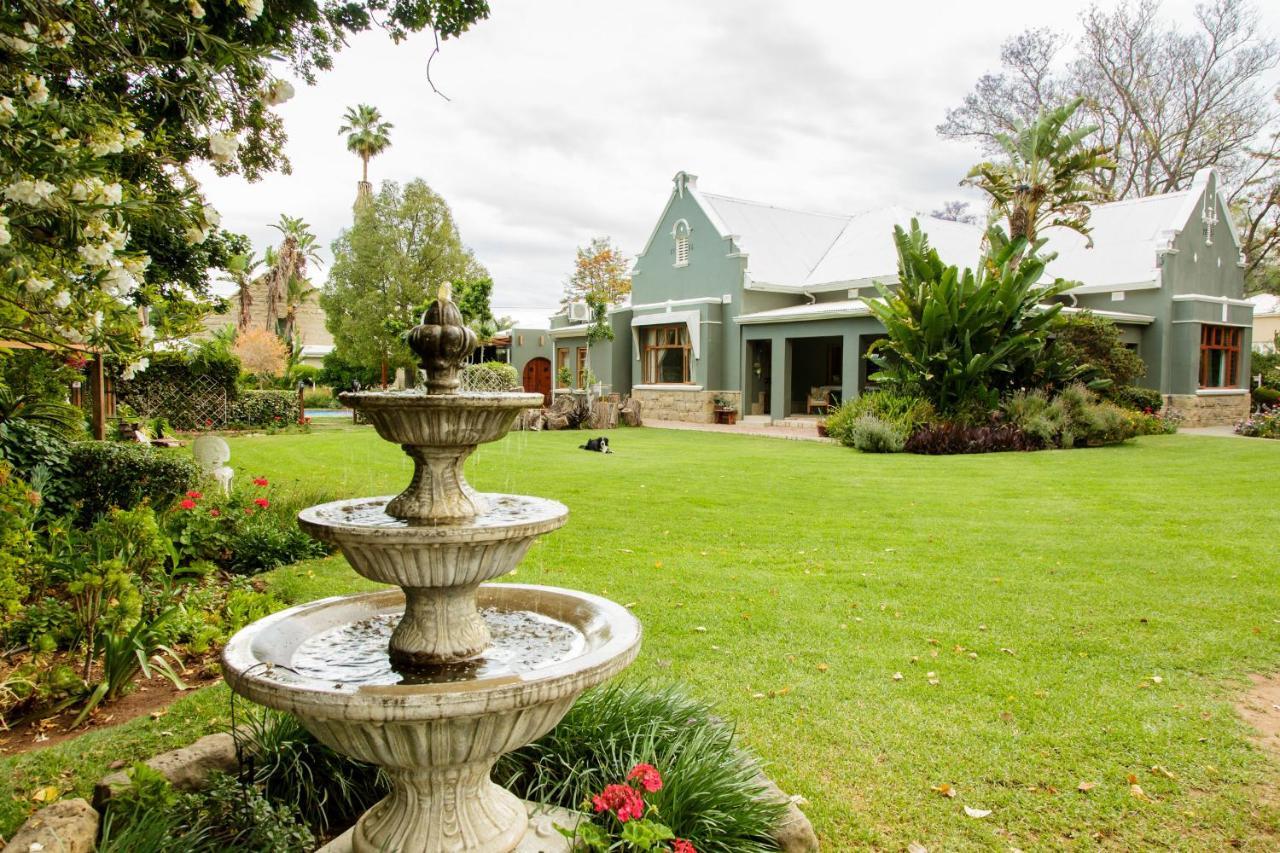 La Pension Guest House Oudtshoorn Esterno foto