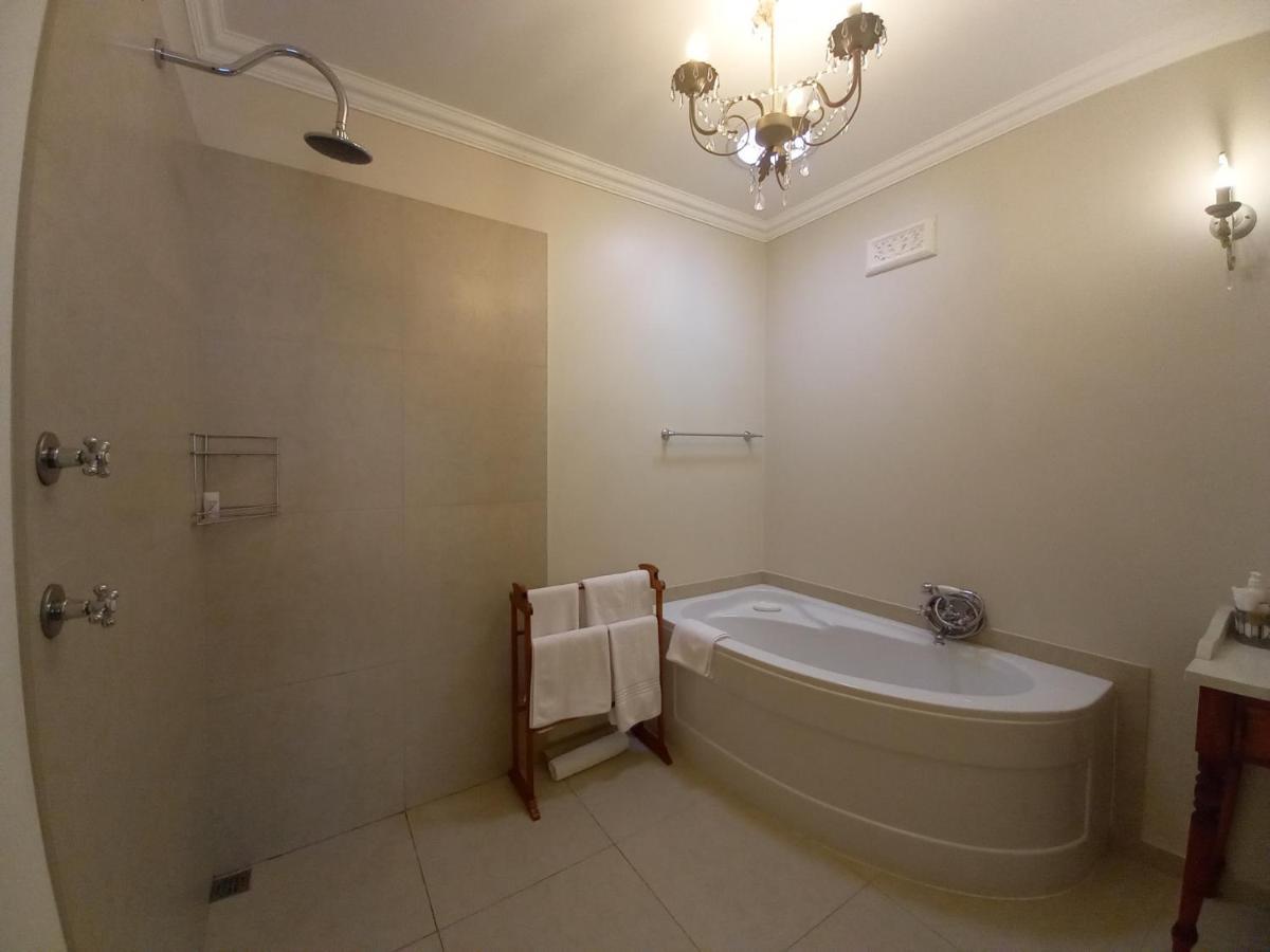 La Pension Guest House Oudtshoorn Esterno foto