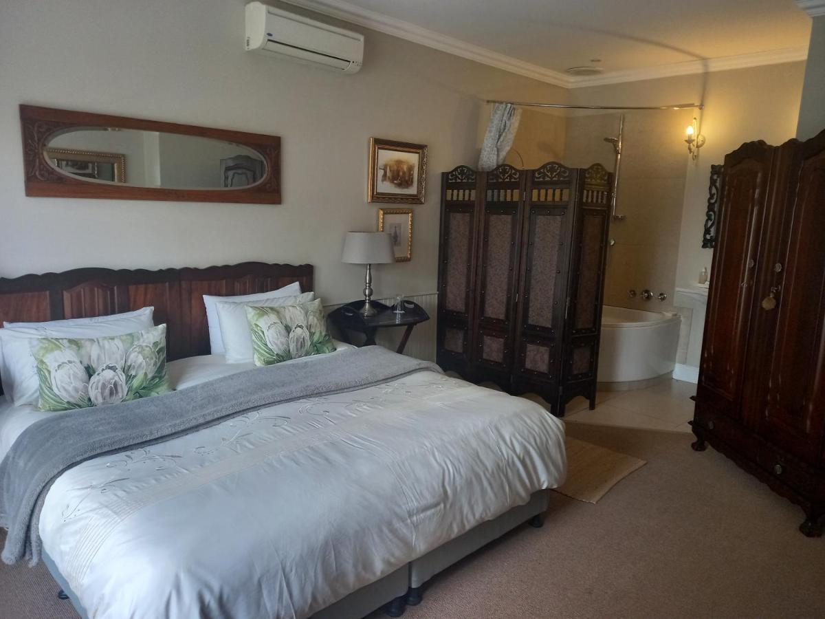 La Pension Guest House Oudtshoorn Esterno foto