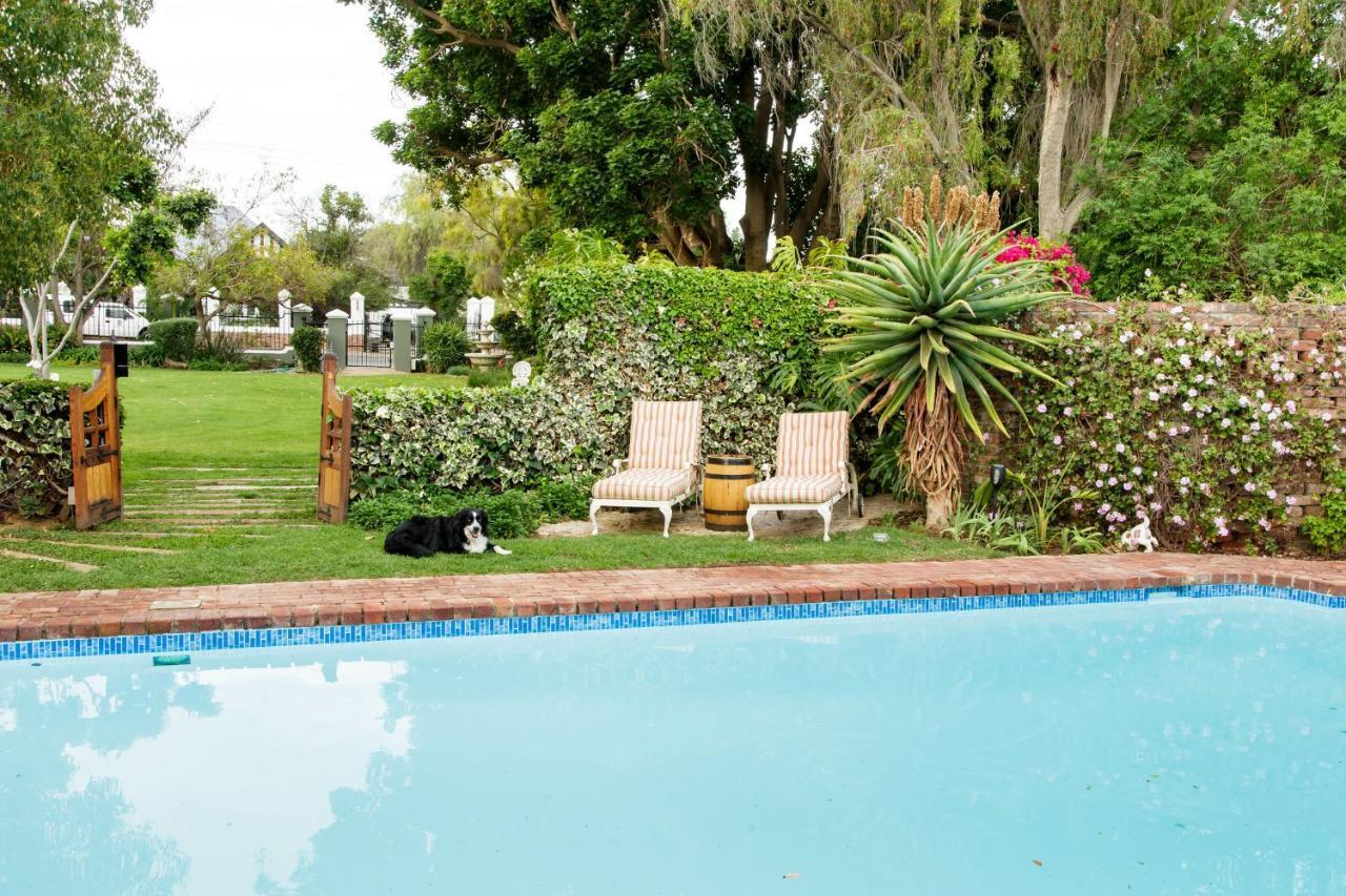 La Pension Guest House Oudtshoorn Esterno foto