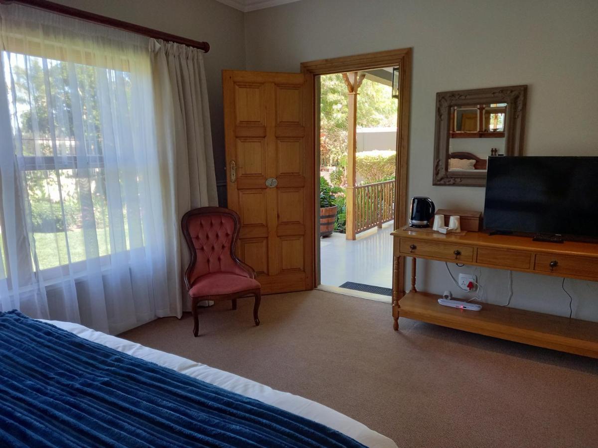 La Pension Guest House Oudtshoorn Esterno foto