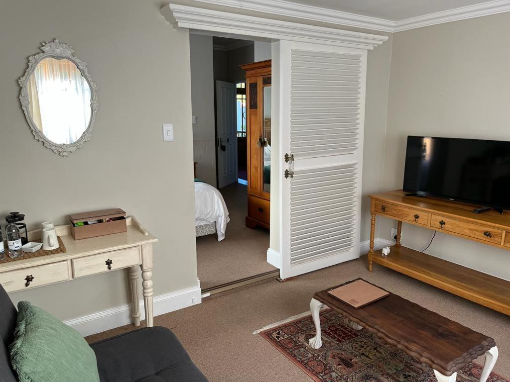 La Pension Guest House Oudtshoorn Esterno foto
