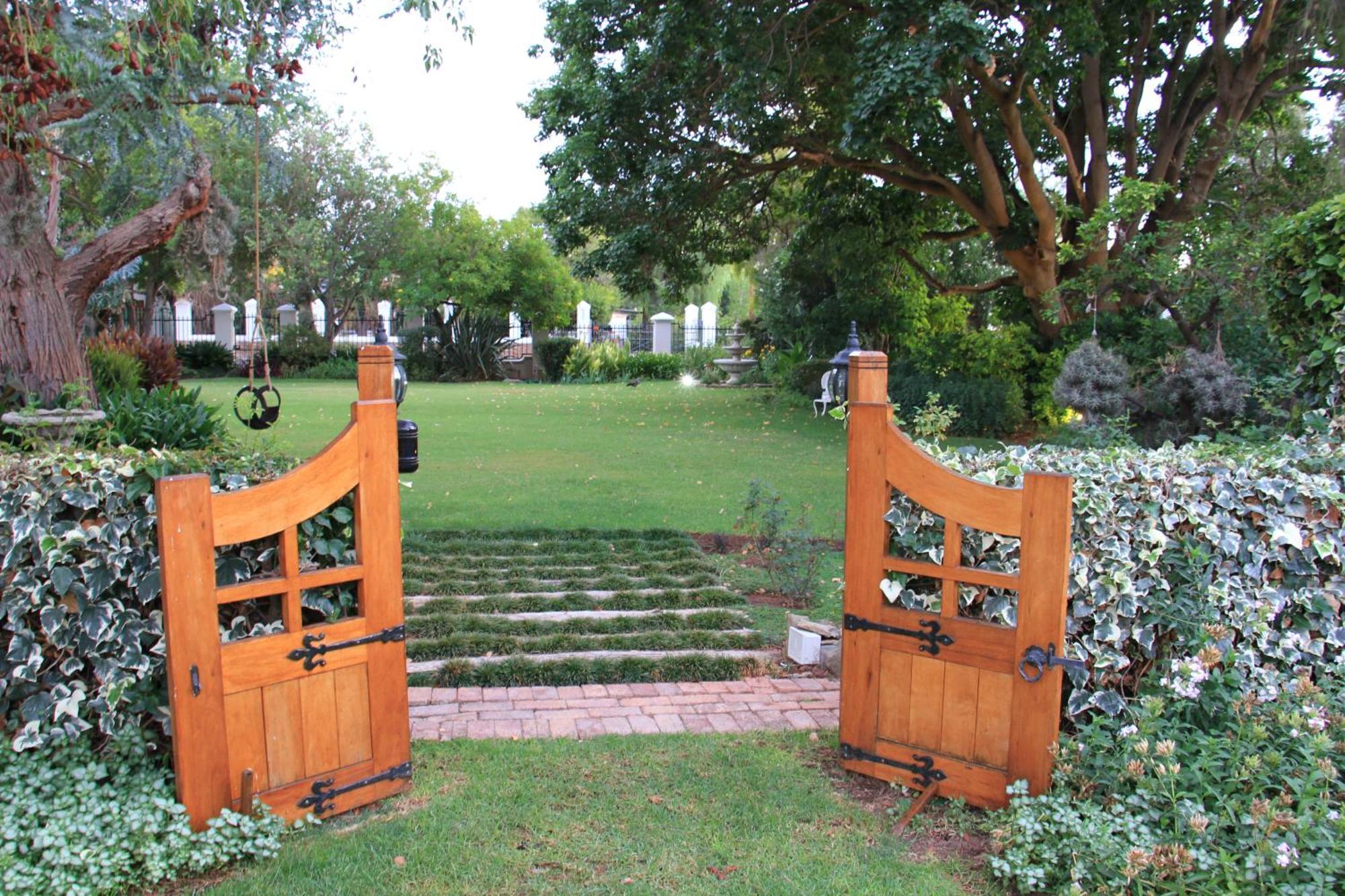 La Pension Guest House Oudtshoorn Esterno foto
