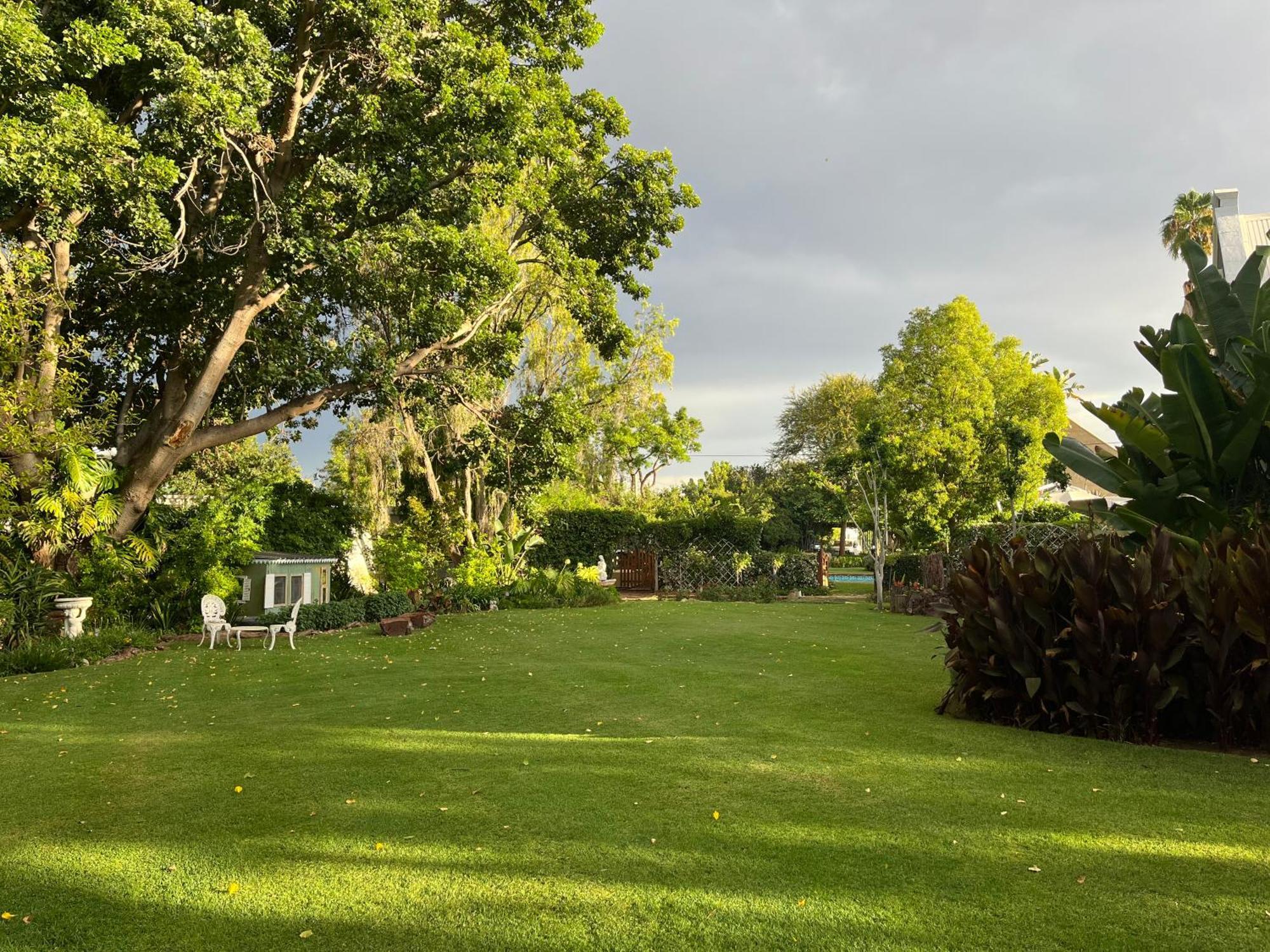 La Pension Guest House Oudtshoorn Esterno foto