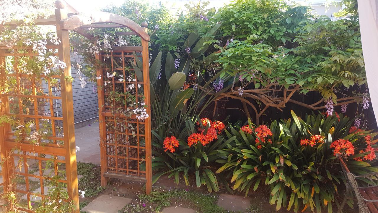 La Pension Guest House Oudtshoorn Esterno foto