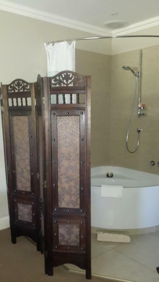 La Pension Guest House Oudtshoorn Esterno foto